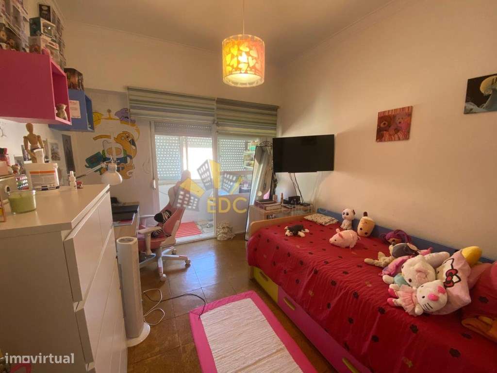 Apartamento T3 bastante soalheiro | Localizado em Camarate | Não pe...-14