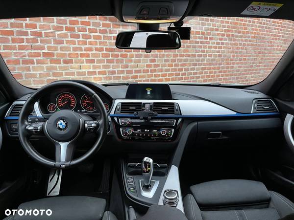 BMW Seria 3 320i M Sport - 14