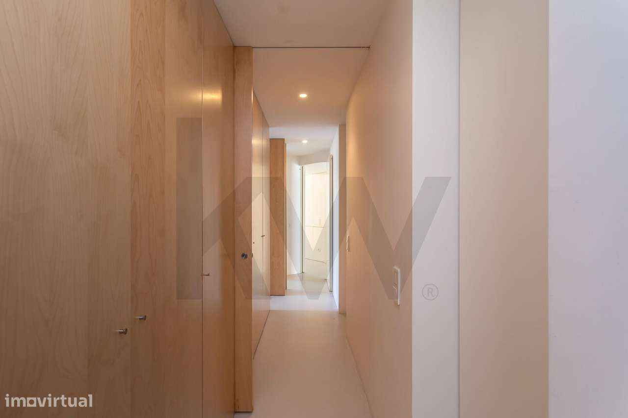 Apartamento T3 Renovado no Condomínio Torres de Lisboa | Laranjeiras S-35