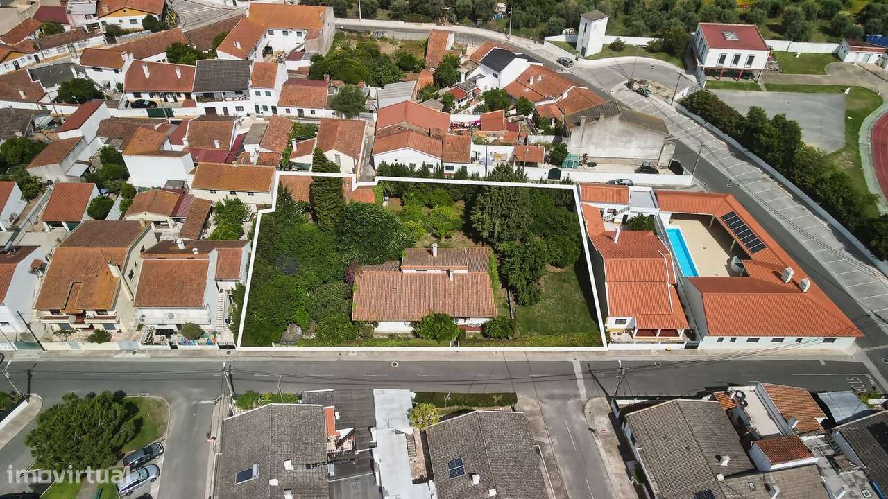 Moradia T4 com Jardim e Vista de Campo na Golegã-39