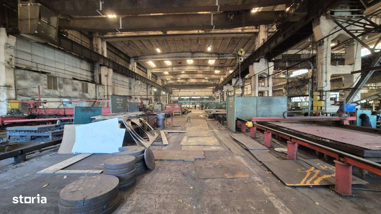Complex industrial versatil *hale - birouri - platforme betonate* - Imagine principală: 5/10