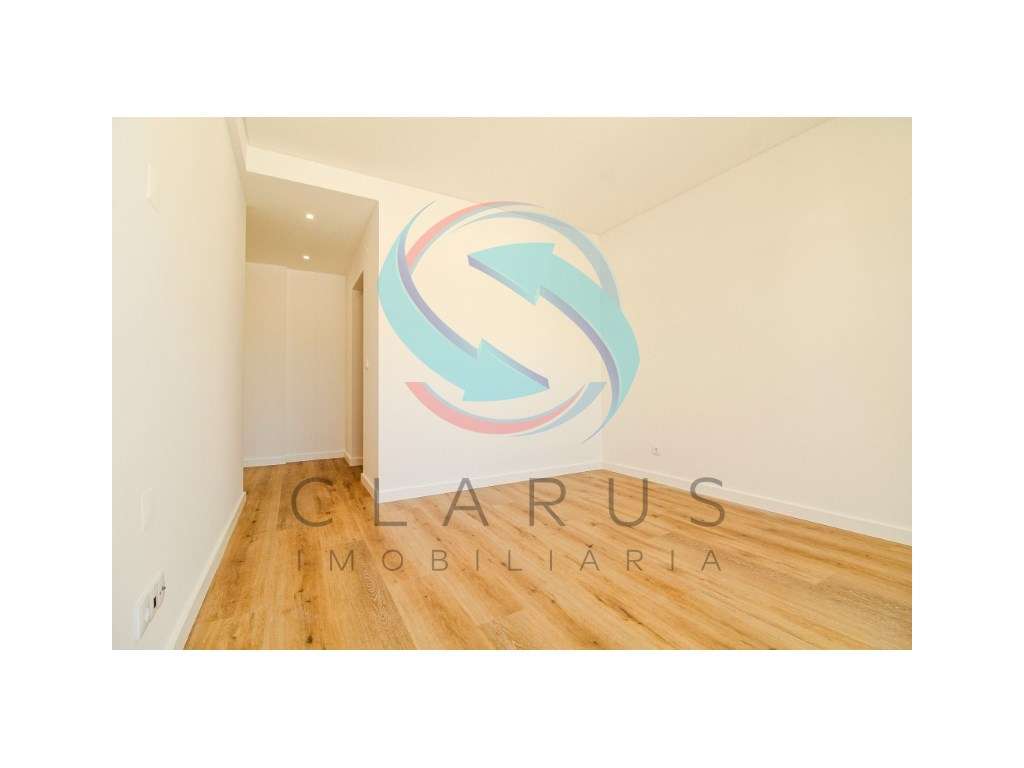 Moradia geminada em Vale de Milhaços-17