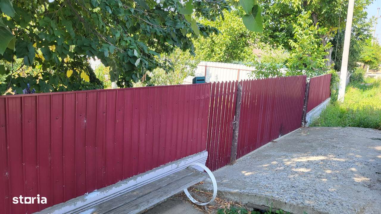 Casă de vânzare în mediul rural – liniște, natură și confort-17