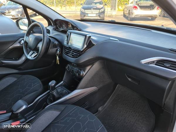 Peugeot 2008 1.6 BlueHDi Style - 12