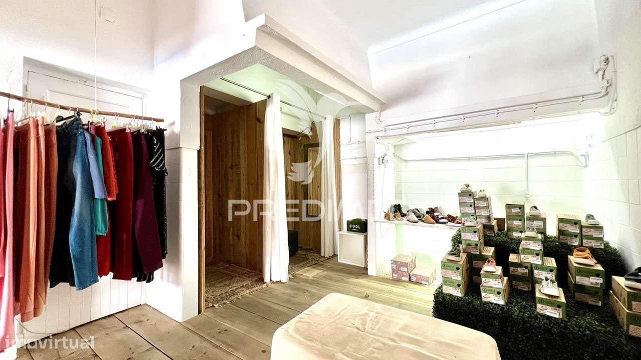 Moradia Com Logradouro e 2 Espaços Comerciais, Centro de Porto Covo. - Grande imagem: 3/35