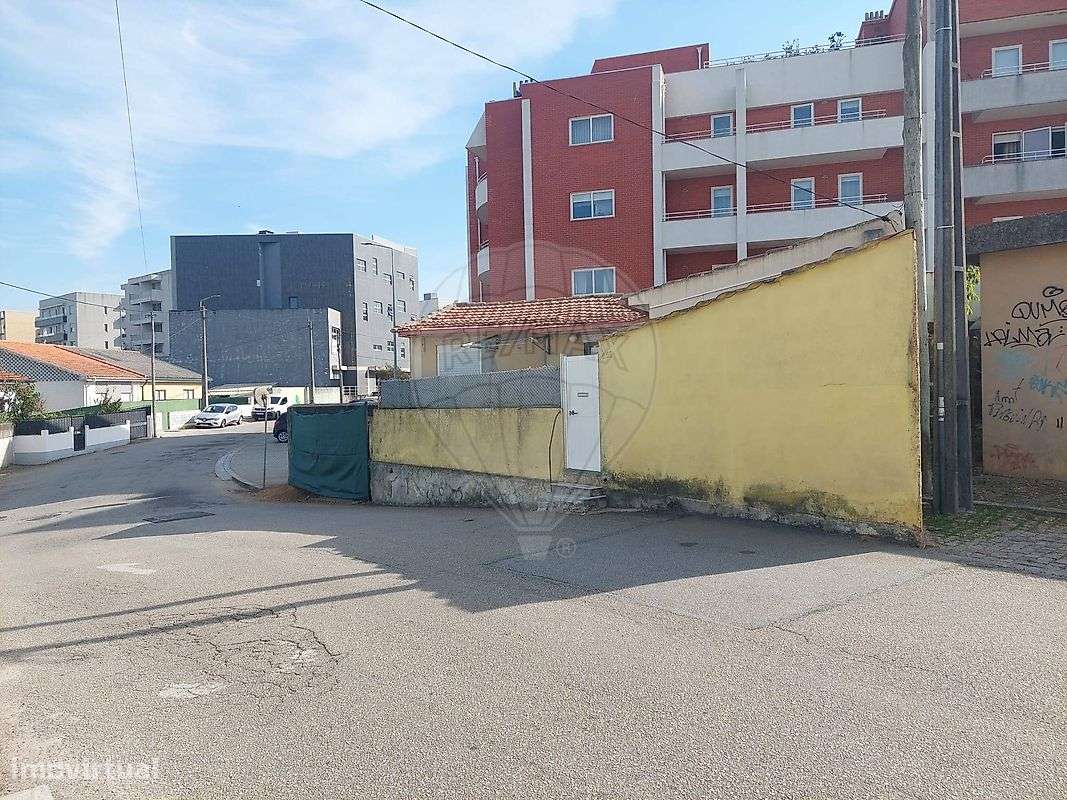 Moradia T1 para venda - Grande imagem: 2/15