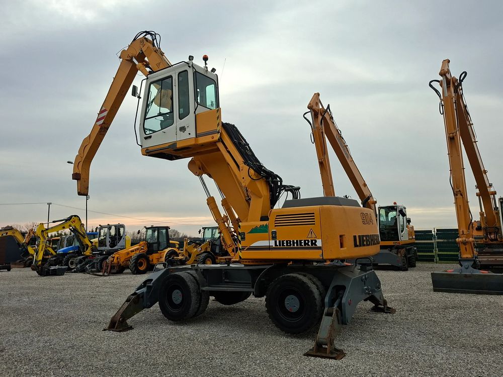 Liebherr A904 koparka przeładunkowa 2003