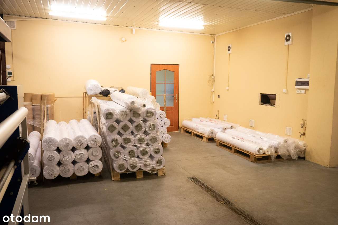 Przestrzenna hala przy ul. Podolskiej-3