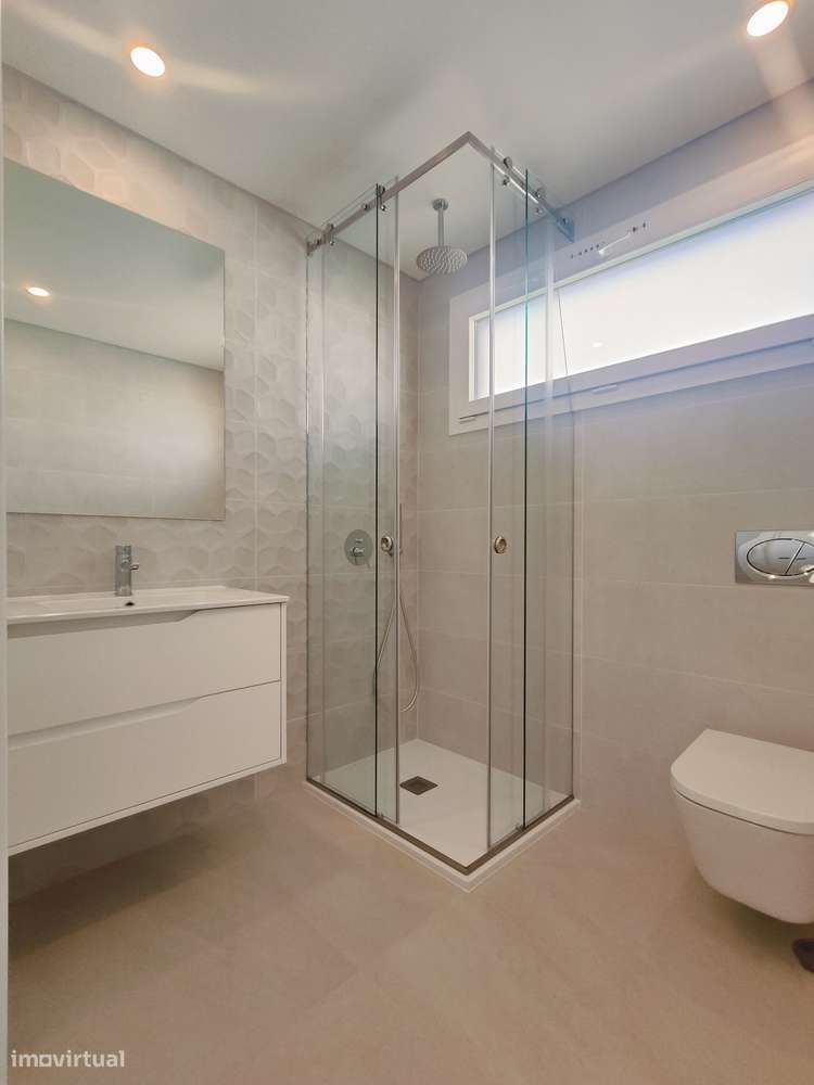 Oferta 1% do Valor de Aqusição - Moradia T4 + 1 com Piscina e Garagem-19