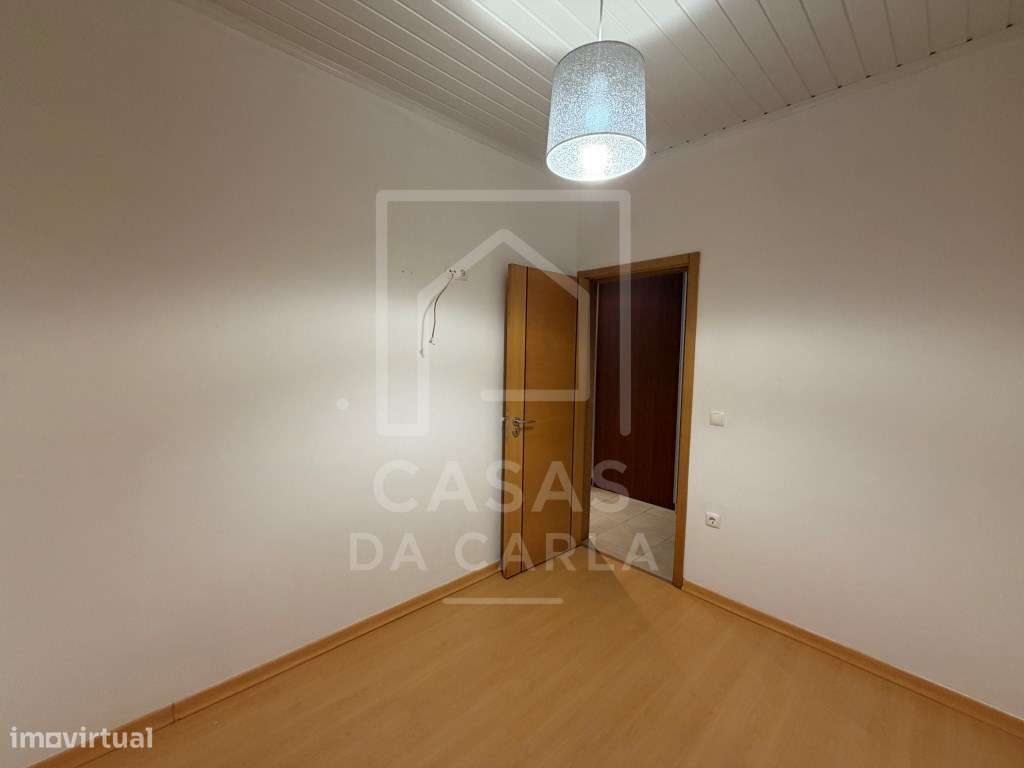 Moradia T2+2 com logradouro e garagem em Faro do Alentejo-8