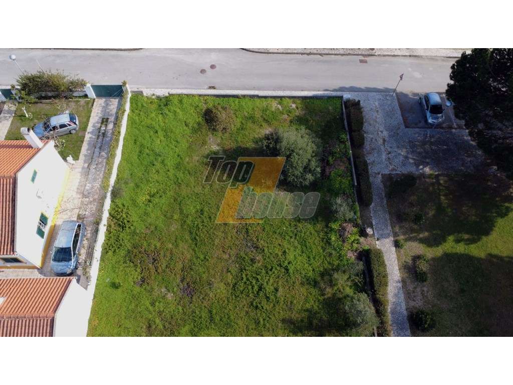 Terreno urbano perto do mar e lago em Sesimbra-28