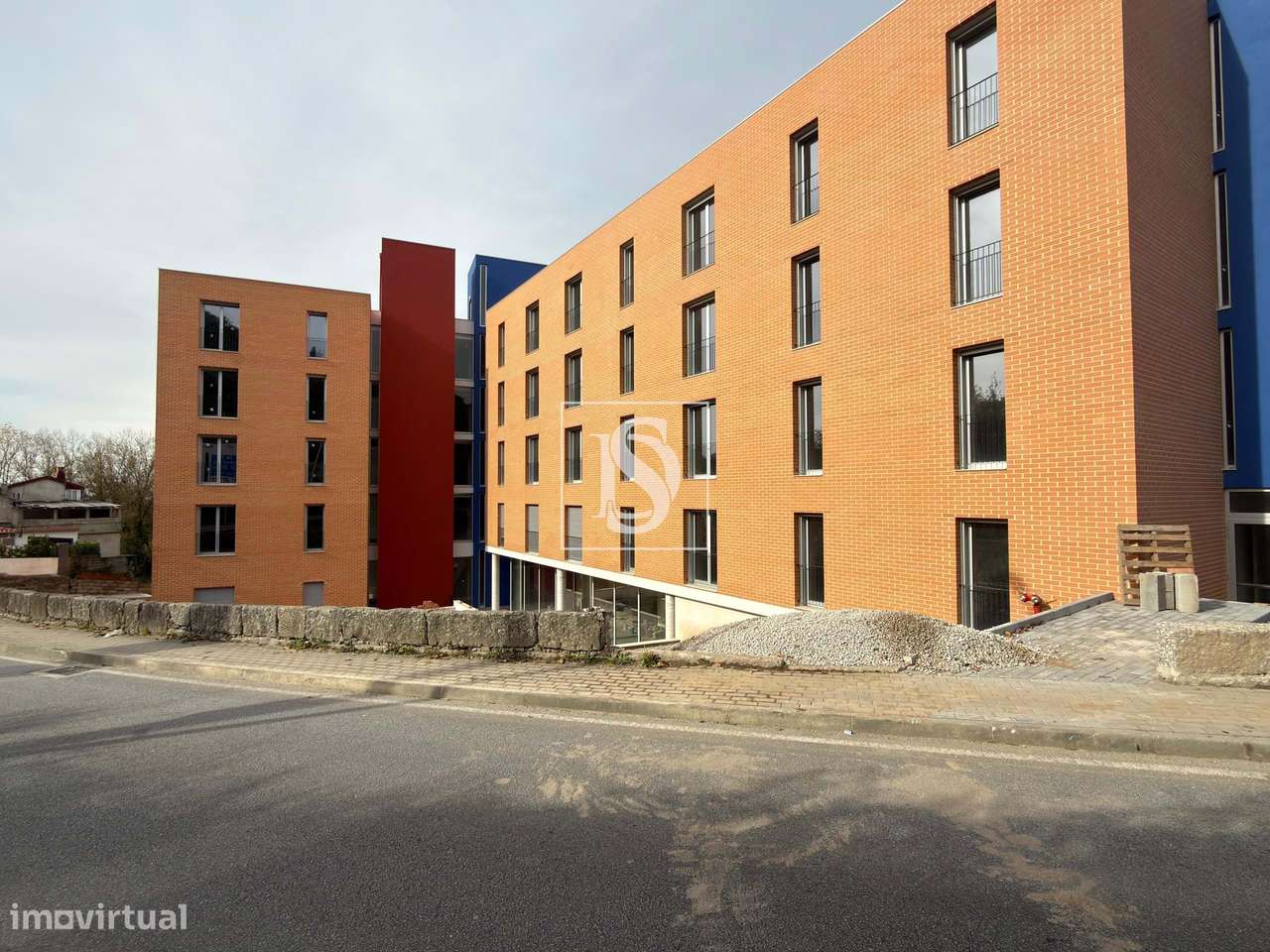 Apartamento T1 em Azurém - Grande imagem: 2/28