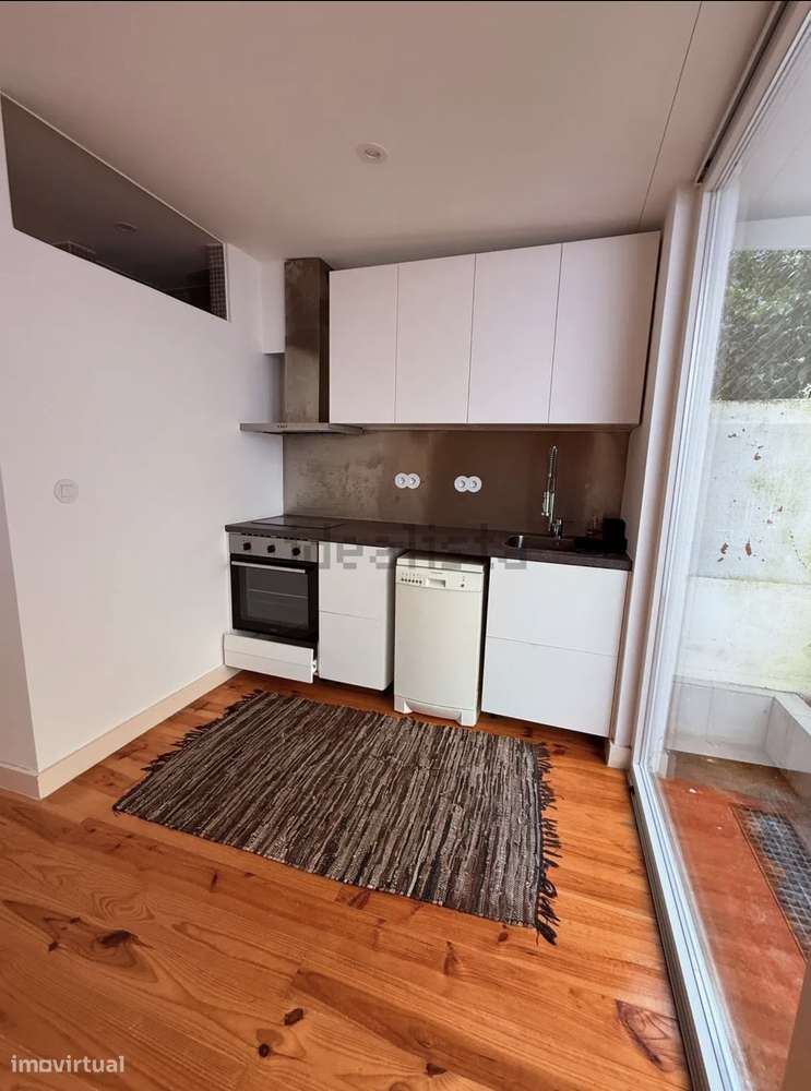 Arrendamento de estúdio t0 na Rua de São Félix - Grande imagem: 3/12