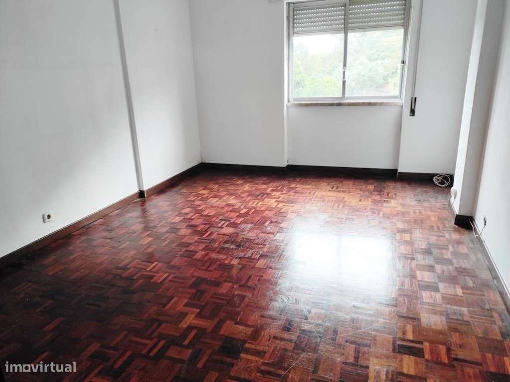 T2 em Casal de São Brás - Excelente localização junto à Farmácia Nunes-13