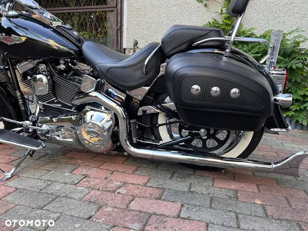 Harley-Davidson Softail Deluxe - 13