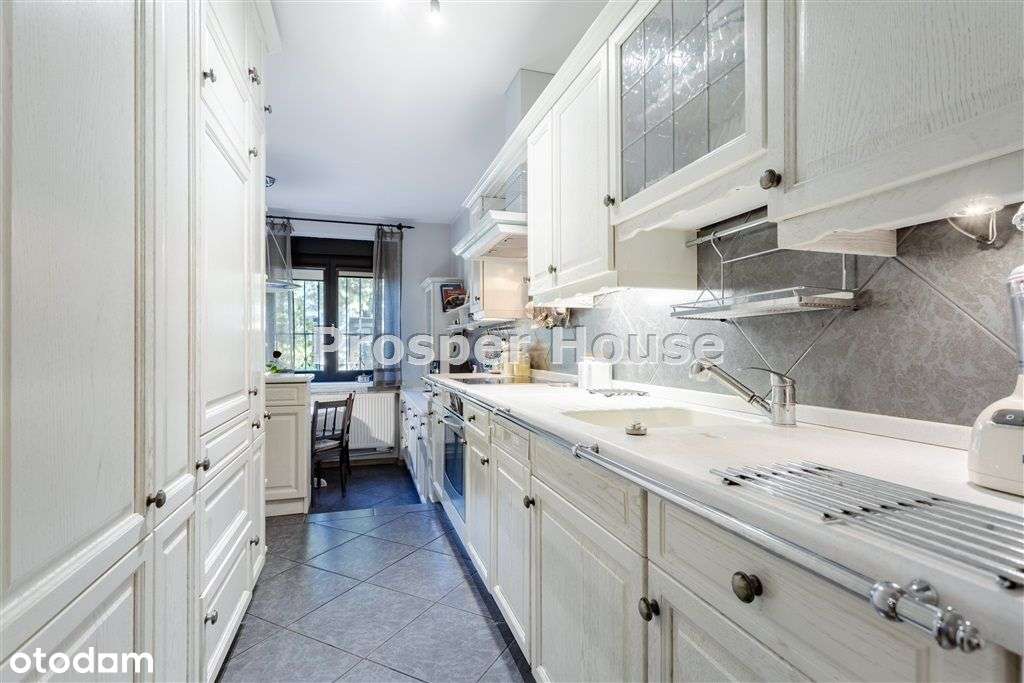 Dom z ładną zagospodarowaną działką.-4