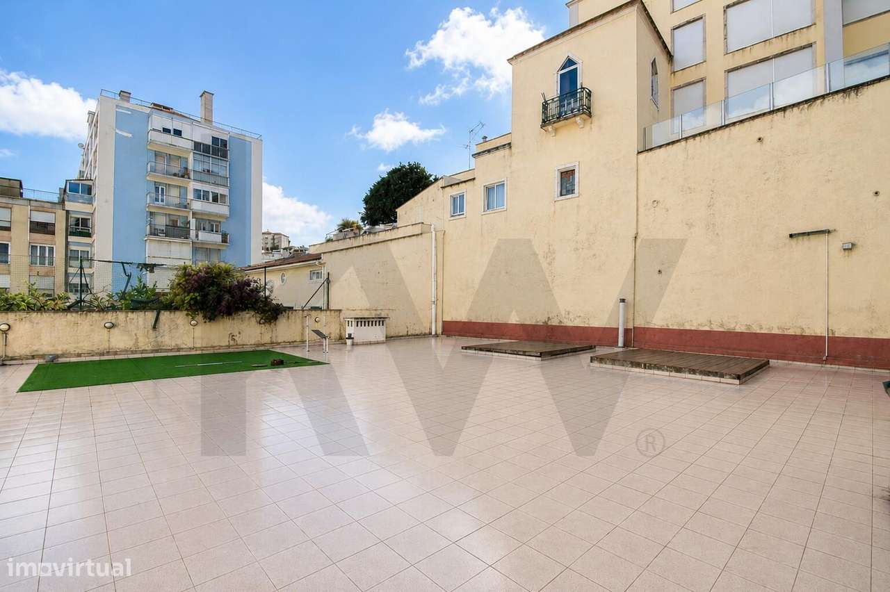 T4 com acesso a espaço exterior | Rua da Bombarda, Lisboa-35