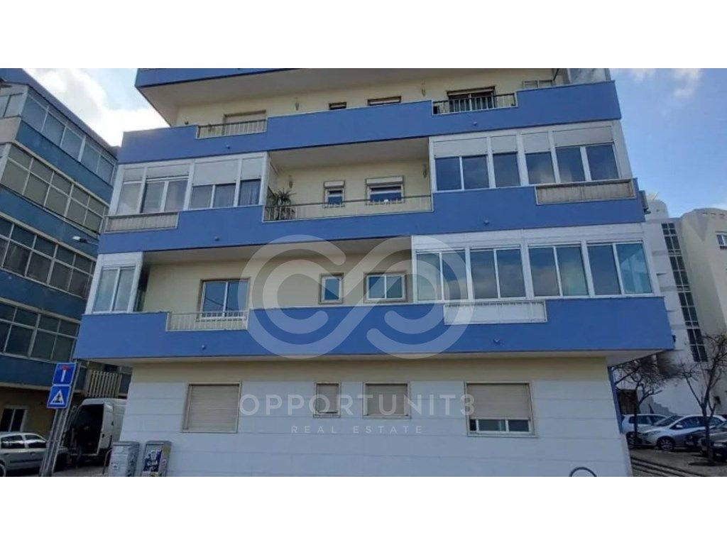 Excelente apartamento localizado junto à Base Naval do Al...