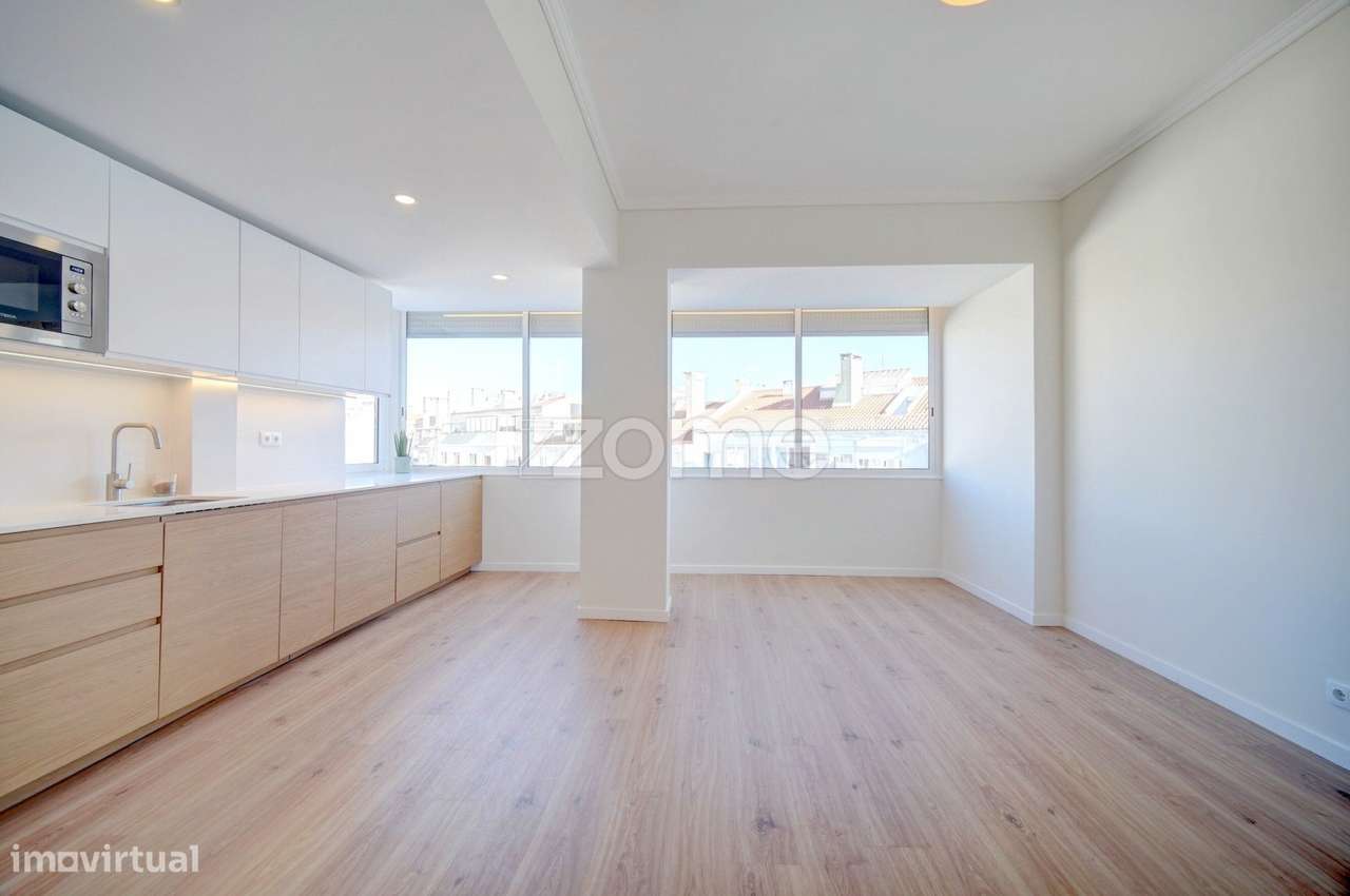 Apartamento T2, totalmente renovado, no coração de Benfica - Grande imagem: 3/27