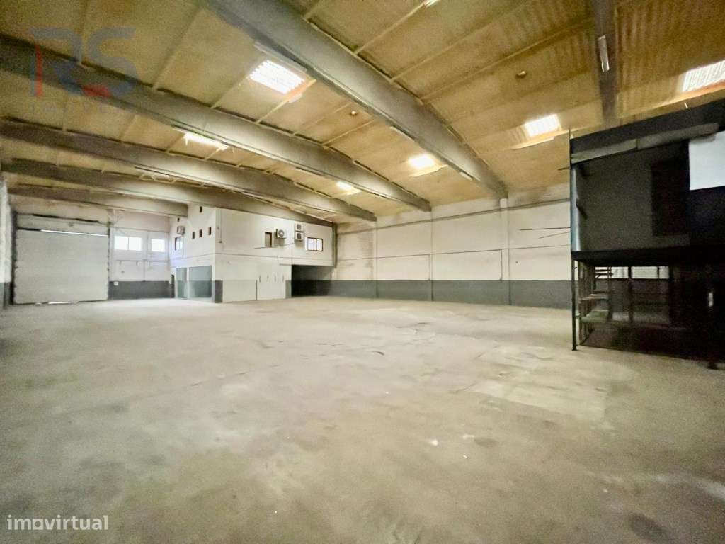 Armazém 700 m² Implantação Área Administrativa 120 m² - Grande imagem: 4/14