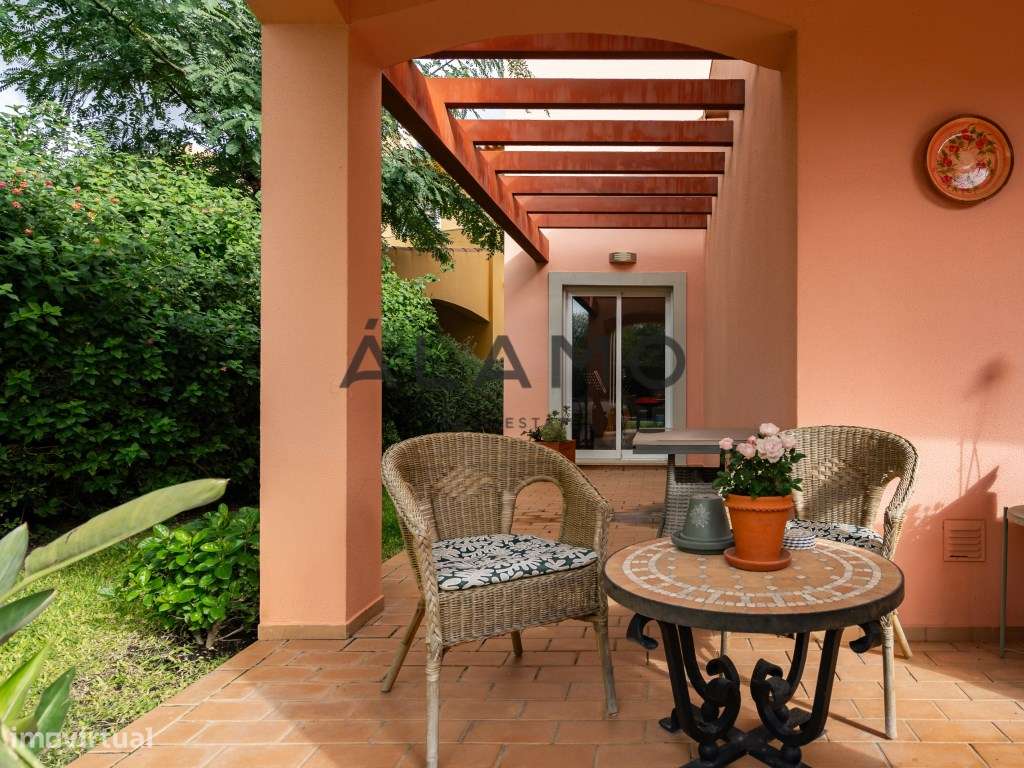 Villa T3 em Condomínio Privado com Piscina-3