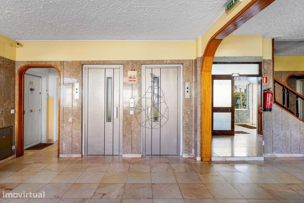 Apartamento T1  com Garagem e Piscina  no Coração da Praia da Rocha-41