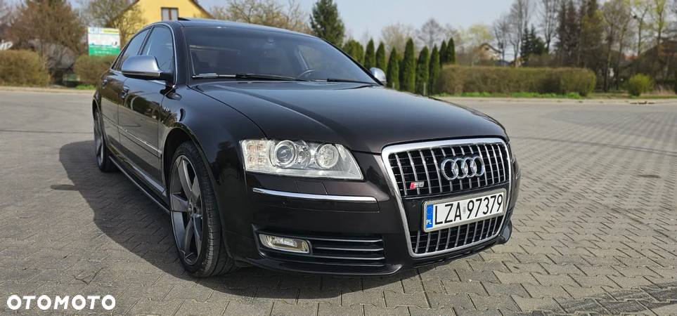 Audi S8 5.2 FSI Quattro - 1