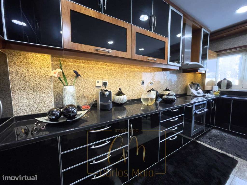 Moradia T2+2 com garagem para 4 carros, 1º linha de mar - Grande imagem: 3/28