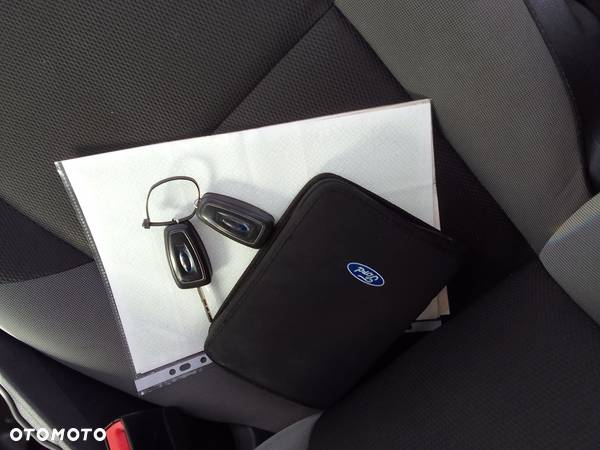 Ford Focus 1.6 TDCi DPF SYNC Edition - 8
