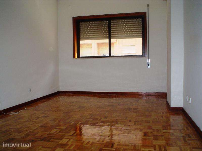 T1+1 K5 1º esquerdo frente - Grande imagem: 4/15