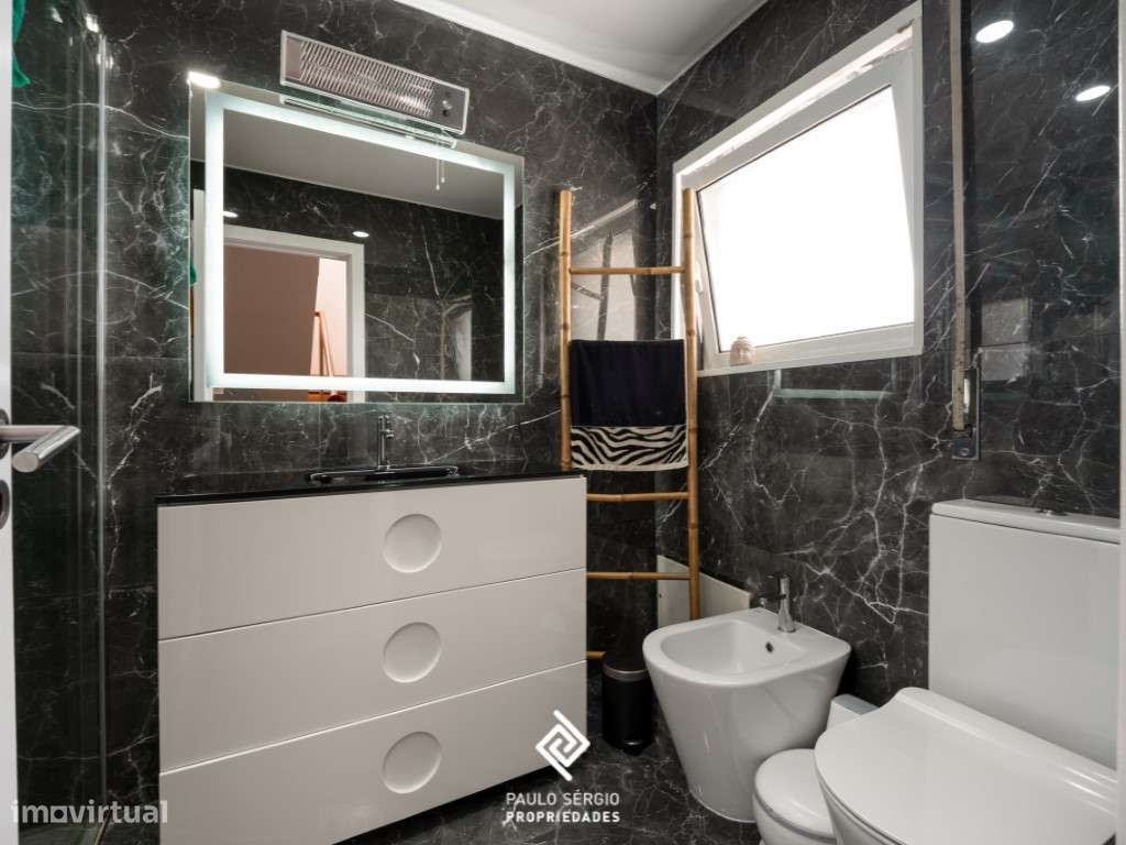 Moradia T3 localizada em Serzedo-18