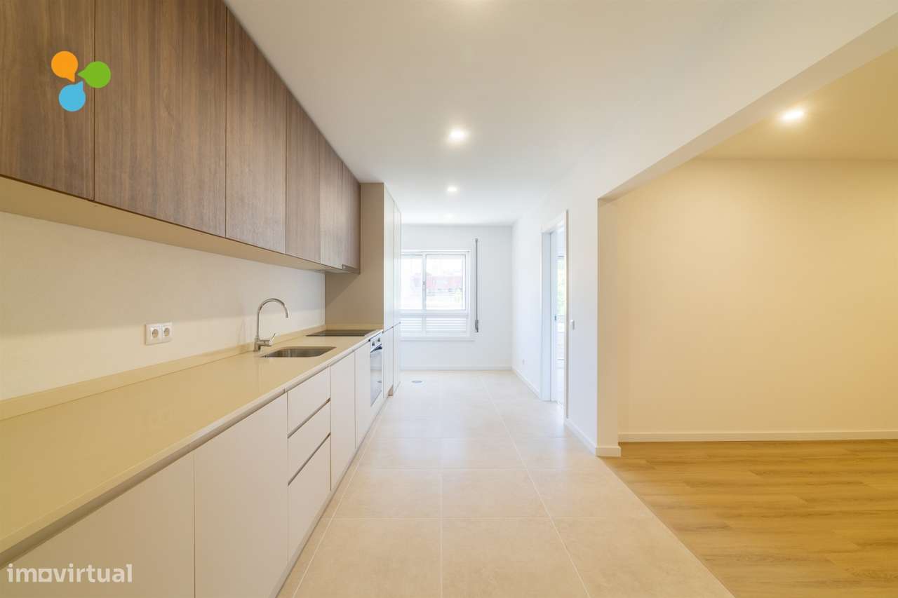 Apartamento T3 c/ Box e varanda, junto às faculdades-3