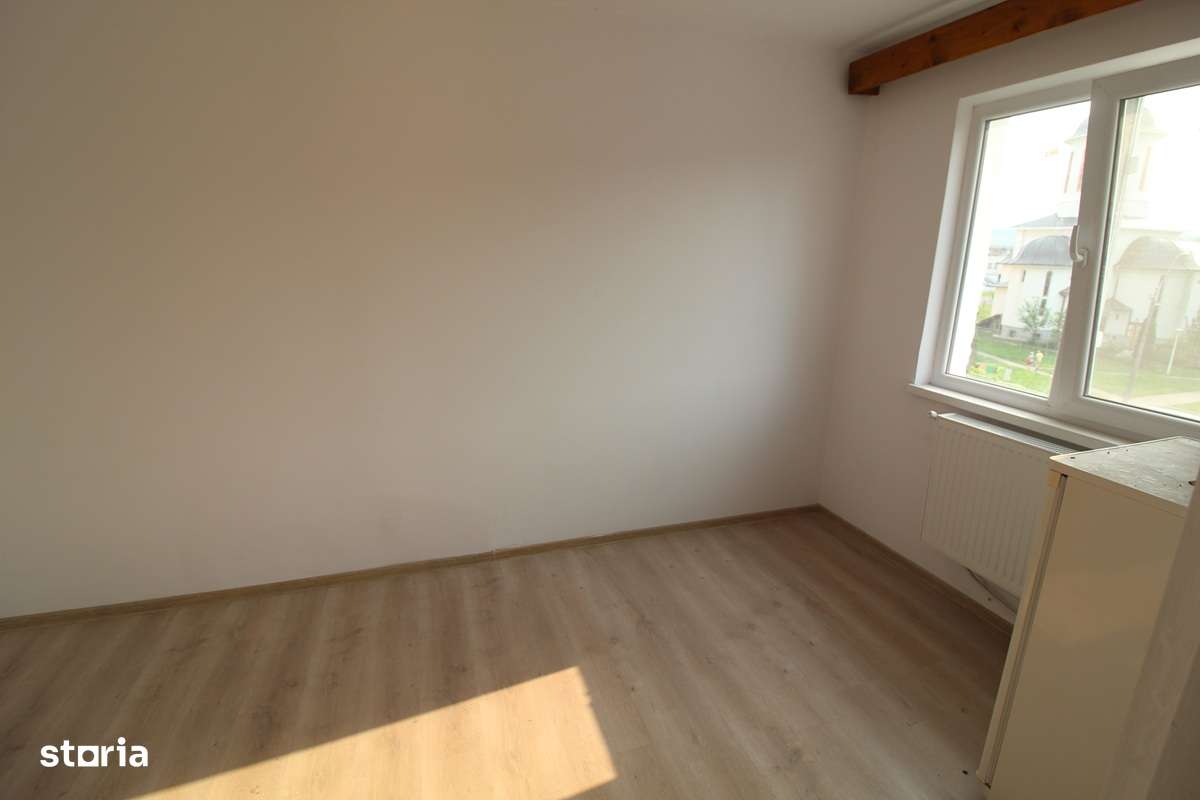 Vând apartament 2 camere în Hunedoara, zona Micro3-Piața Dunărea, et.3 - Imagine principală: 3/6