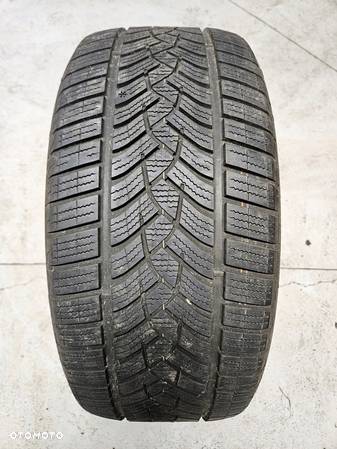 245/45/17 245/45r17 99H Goodyear ultragrip performance - 1