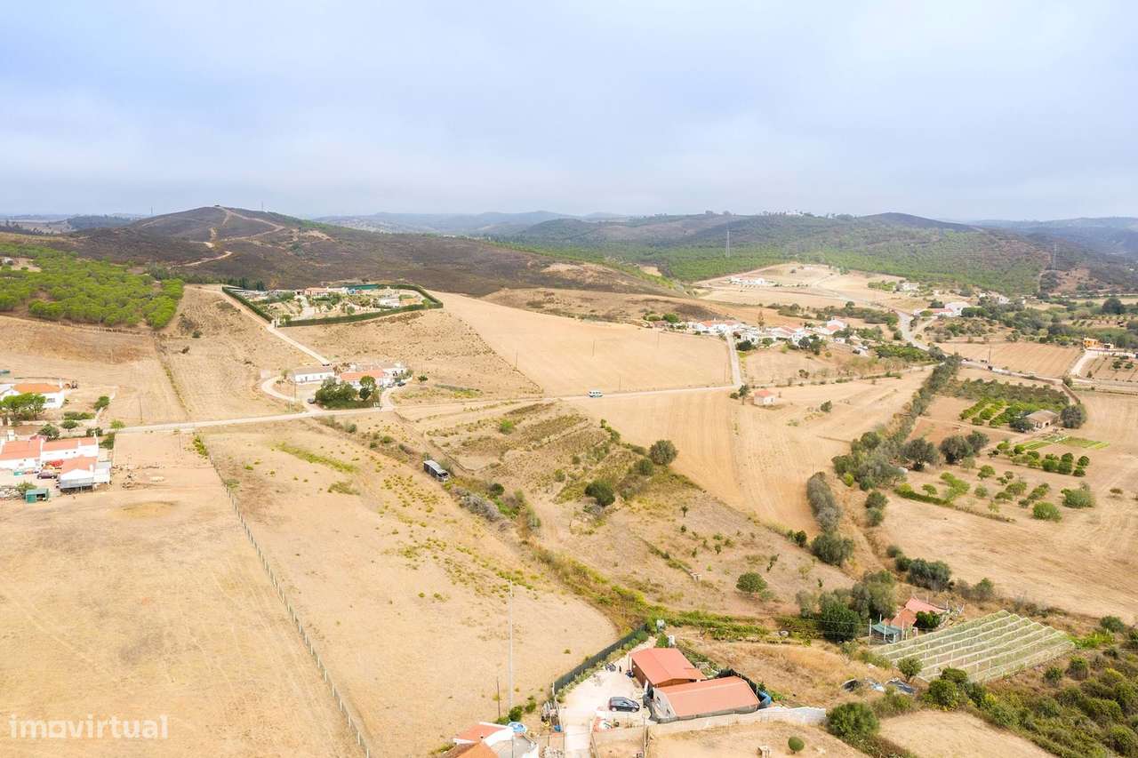 TERRENO RÚSTICO COM RUÍNA NO COTIFO, LAGOS - Grande imagem: 3/11