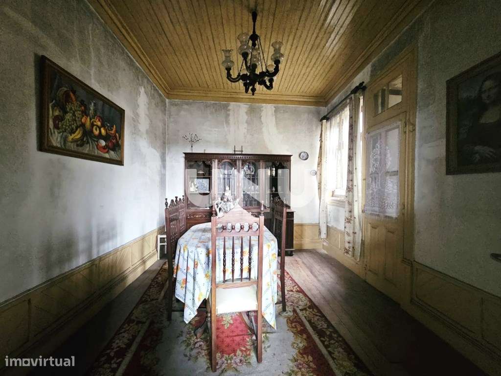 Moradia T5 - Pleno Centro Histórico de Viseu-4