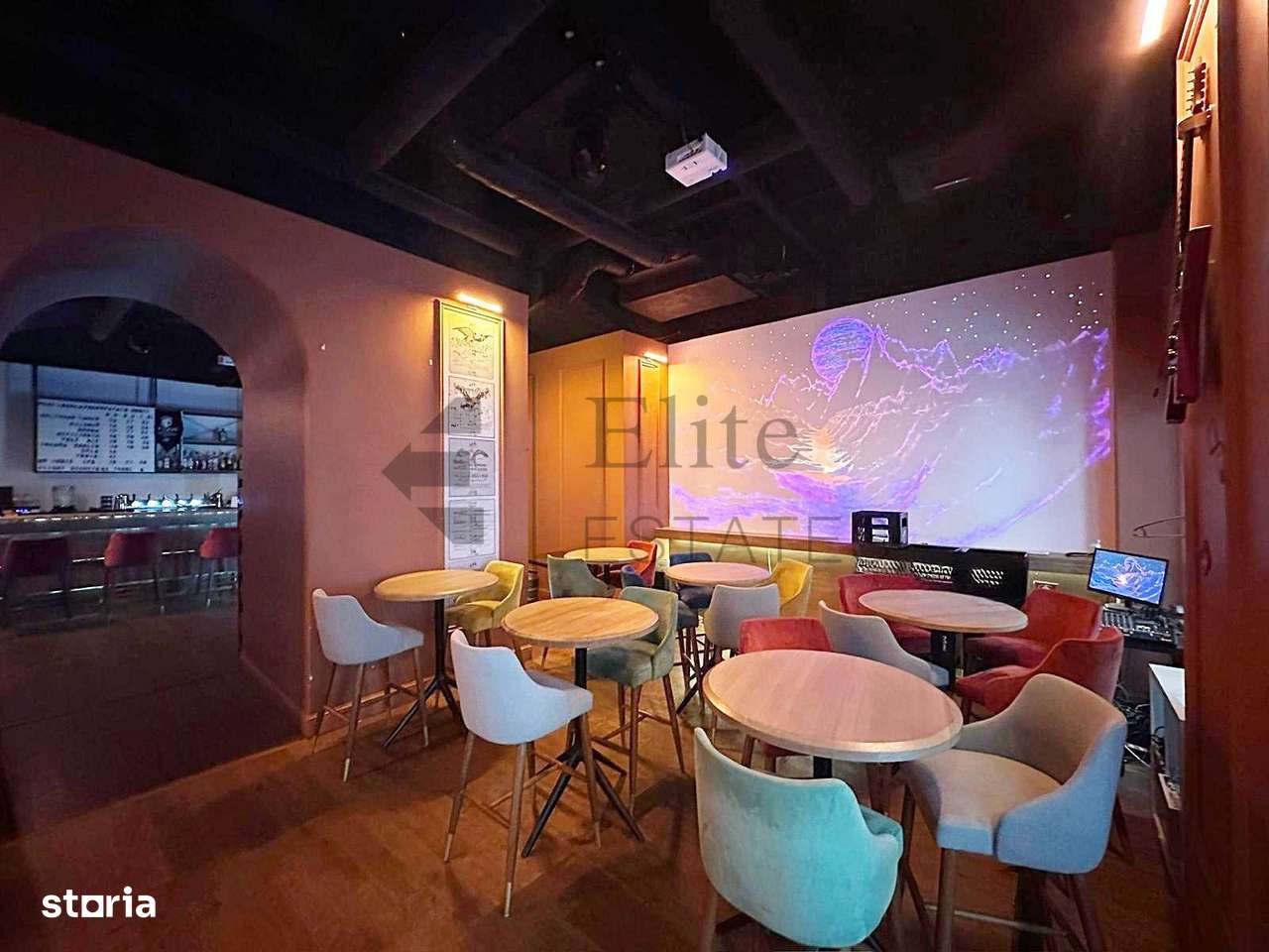 Spatiu Comercial de inchiriat in Pasajul Vulturul Negru - Imagine principală: 2/11