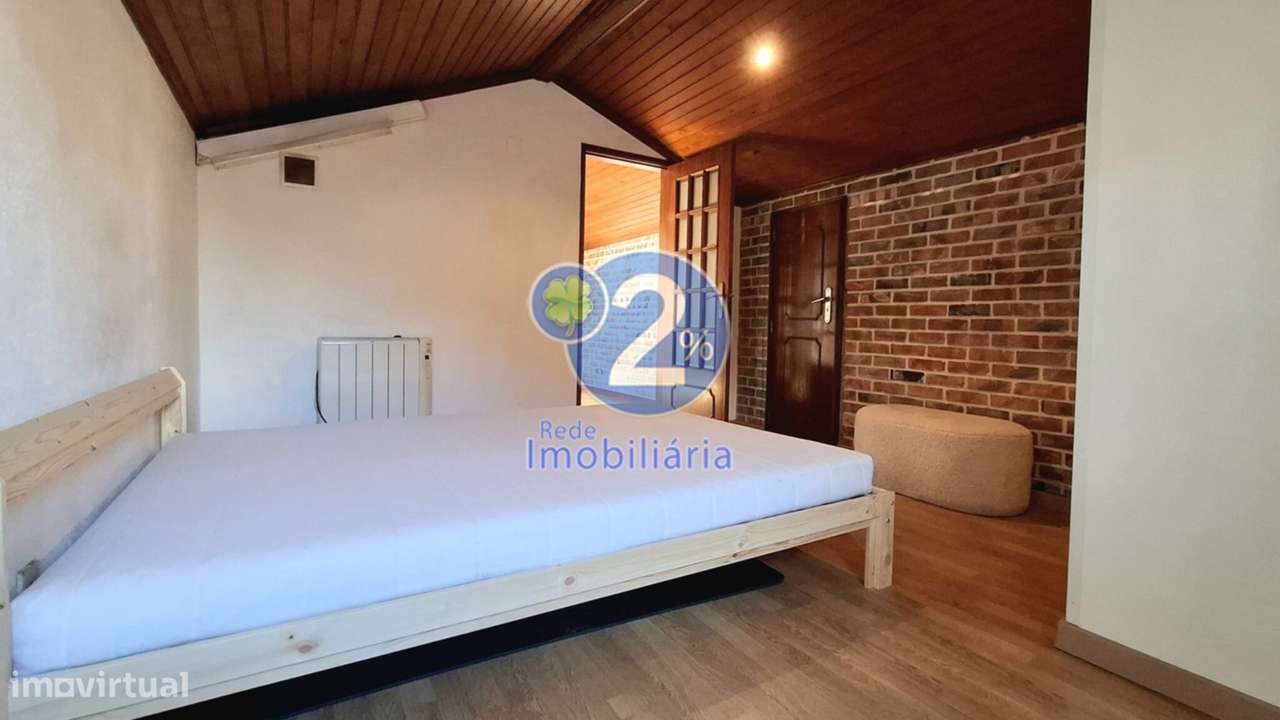 Apartamento T5 Duplex com Logradouro - Pousos-52