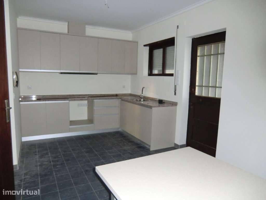 Moradia T 4,S.Roque,Oliveira Azemeis - Grande imagem: 4/22