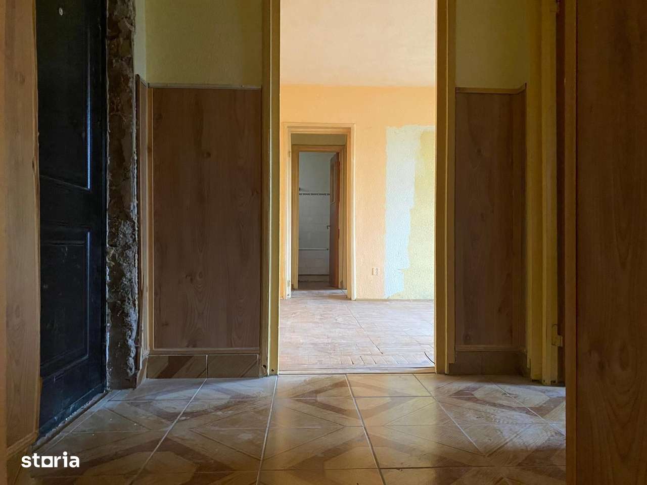 Vanzare apartament cu 3 camere în Micro 6  zonă căutată din Târgoviste-12
