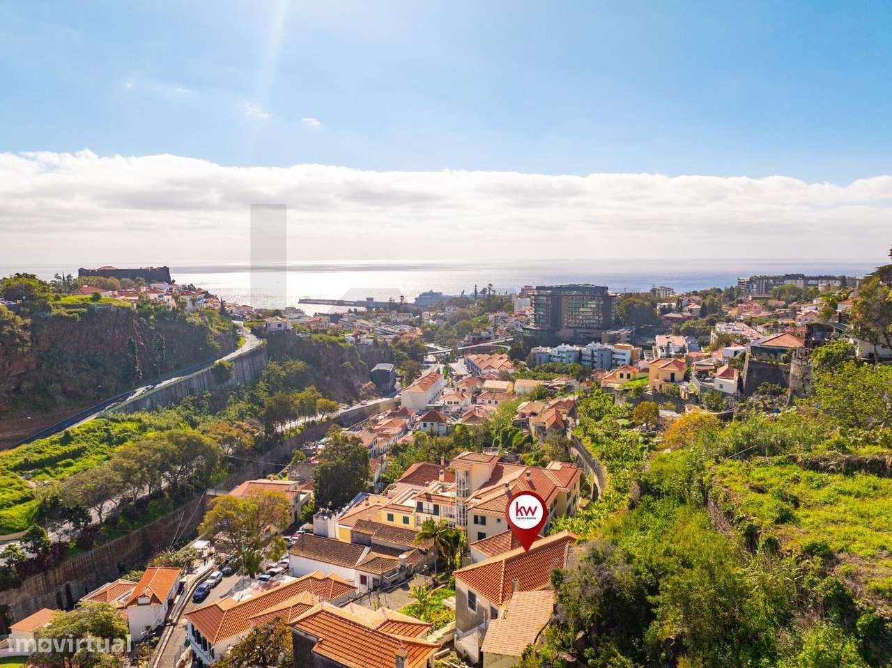 Moradia T6 para Recuperar | Vista Mar & Centro do Funchal - Grande imagem: 2/25