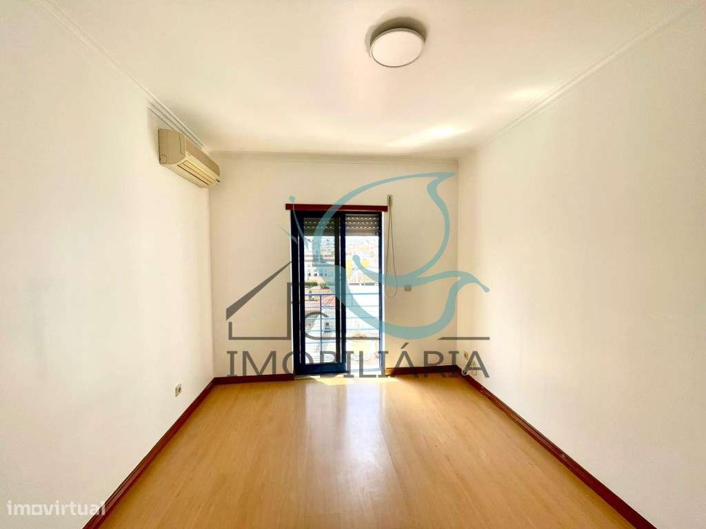 Excelente Apartamento T3 em Setúbal-12