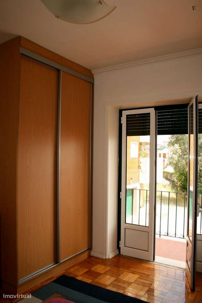 Quarto - localizado em Montes Claros Coimbra - Grande imagem: 2/12