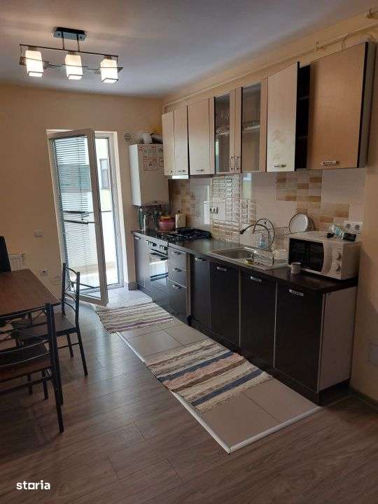 Apartament cu 3 camere pe Eroilor Floresti - Imagine principală: 5/9