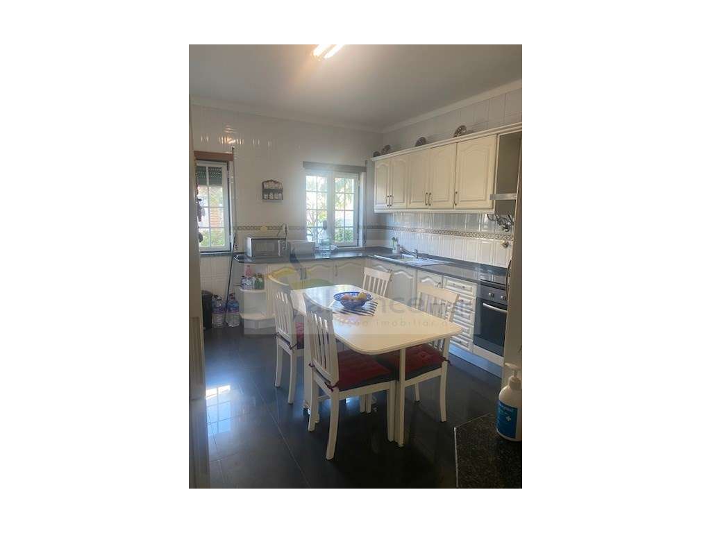 Moradia Exclusiva de Alto Padrão com Espaços Exterior Privativo-13