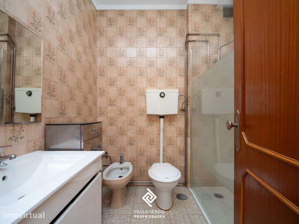 Apartamento T2+1 no Porto-2