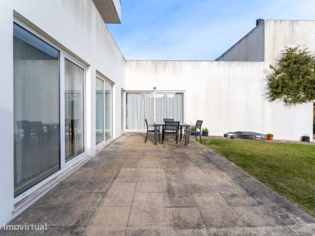 Fantástica moradia situada em Venda Nova- São Martinho do Porto-45