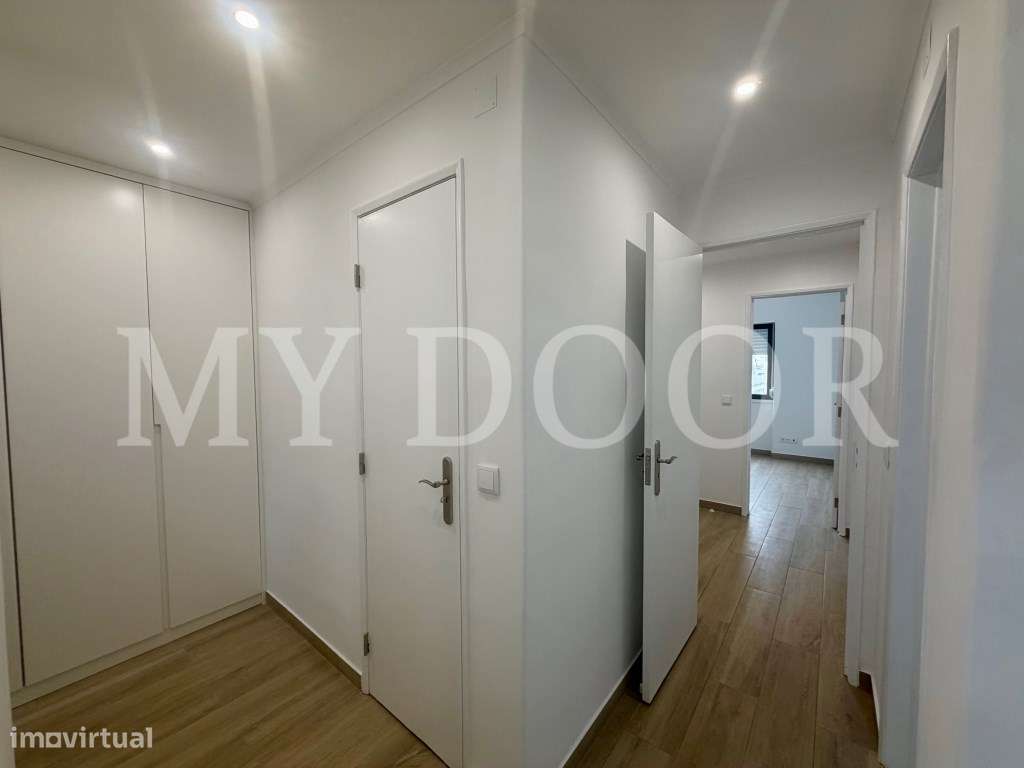 Apartamento p/ Venda - T2 - Barreiro - 2º andar - Central-37