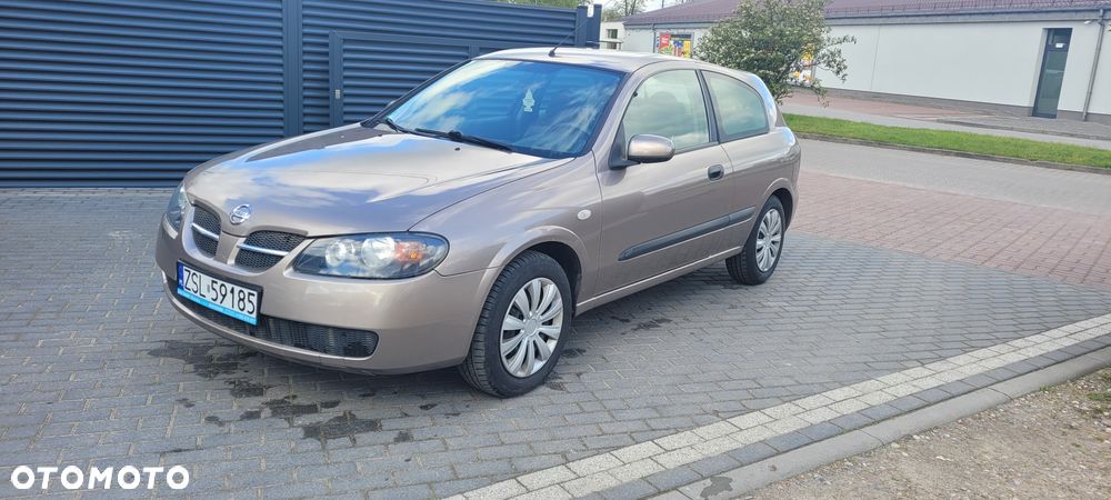 Nissan Almera