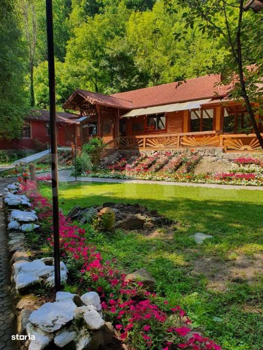 Complex turistic, 60 de locuri disponibile, ciubar, piscina, jacuzzi, - Imagine principală: 2/10